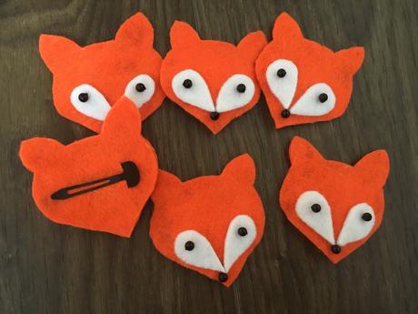 Sponka líštička kmotrička, 