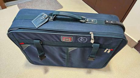 Velky, lahky cestovny kufor 70x50x20 cm, 