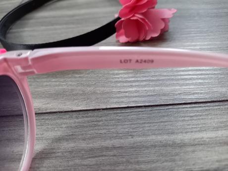 Kabelka,okuliare,čelenka, 