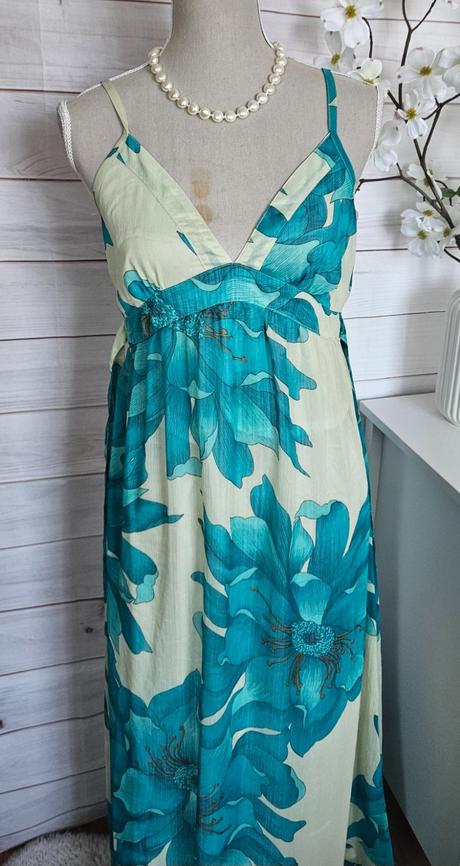 Pekné lahulinké šaty, m