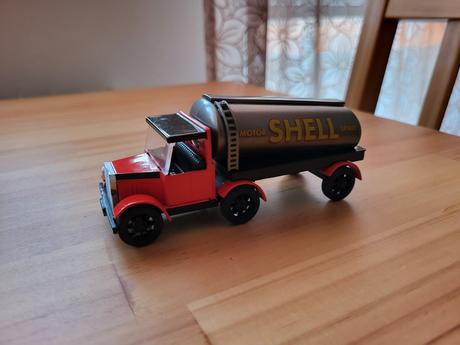 Zberateľská replika cisterny shell, 