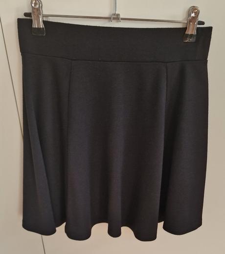 Suknička divided, veľ. s, top stav, s