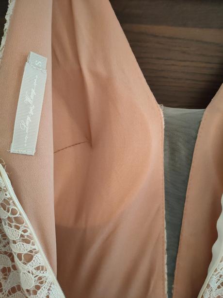 Krásne šaty veľ. s, s