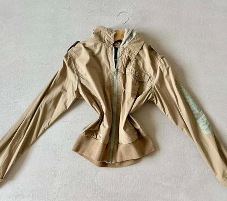 Béžová bunda s kapucňou, s