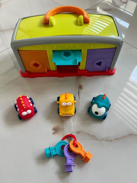 Garáž s autíčkami,