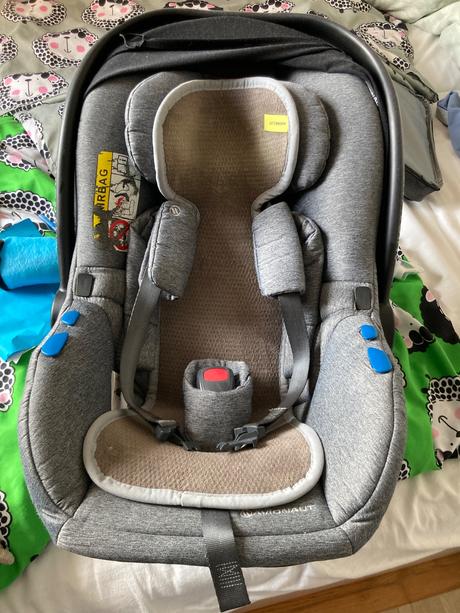 Autosedačka, avionaut