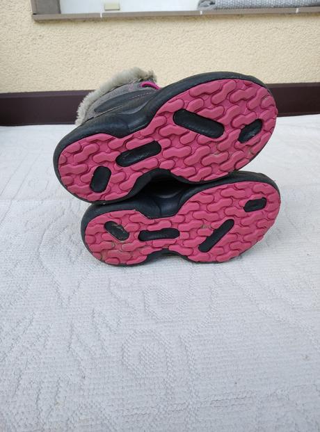 Snehule columbia, columbia,27