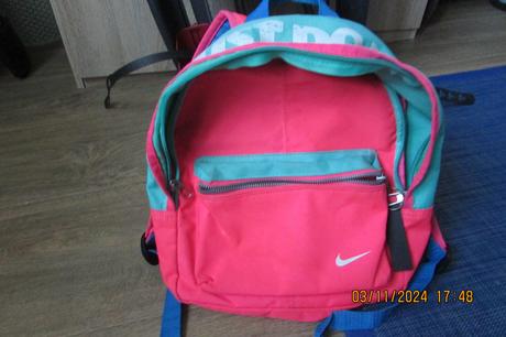 Ruksačik, nike