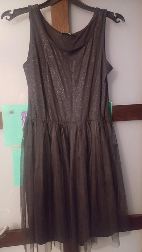 Saty s tylom, takko,158