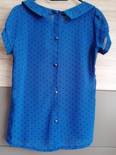 Balík oblečenia, s