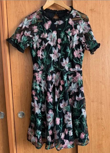 Kensie kvetinové mini šaty, s