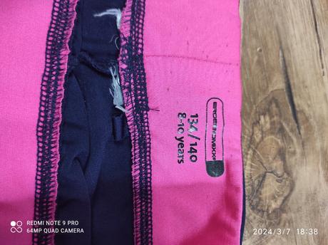 Športové legíny, 134