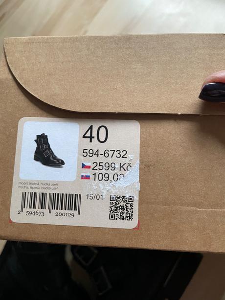 Dámske celokožené topánky veľ.40, baťa,40