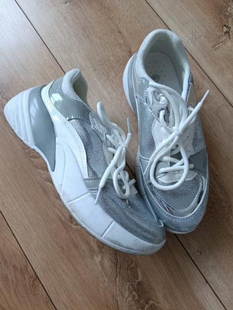 Tenisky,top stav, 38