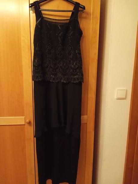 Cierne spolocenske saty, 36