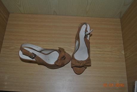 Pohodlne lodicky, asylum,37