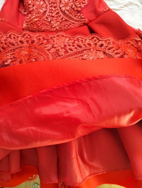 Spoločenské šaty, m