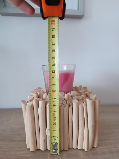 Drevená dekorácia so sviečkou, 