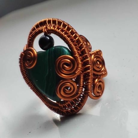 Handmade medený prsteň s malachitom,