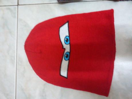 Bundička s kapuckou, 104