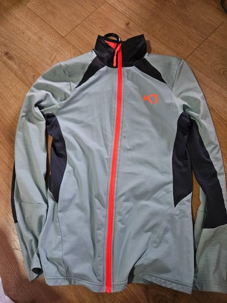 Sportova mikina kari traa s, s