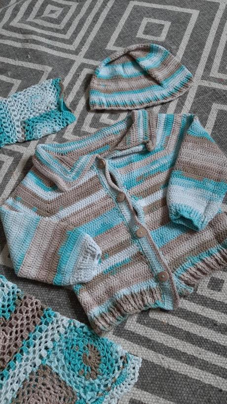 Krasne hackovane saty, 104