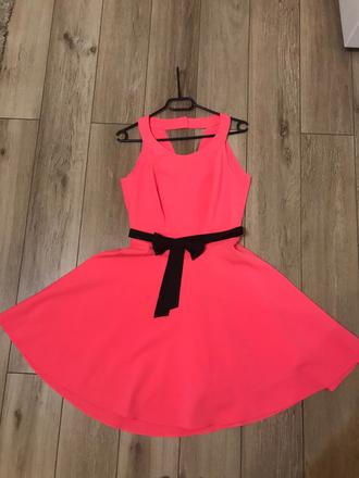 Spoločenské šaty, 38