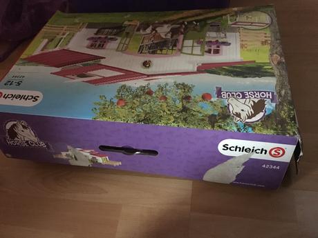 Farma schleich s koňmi, 