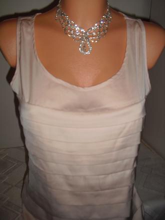 Marhulkovy elegantny topik, m