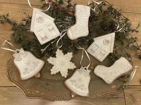 Medovník zvonček - perník s bielou polevou 1 ks, 