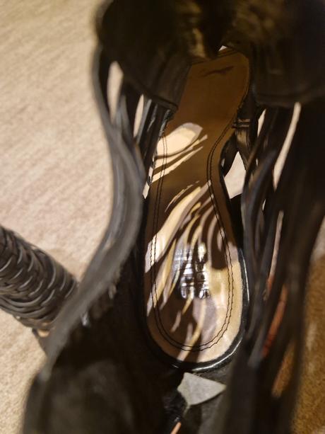 Čierne sandále, 37