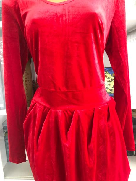 Červené zamatové mini šaty, s