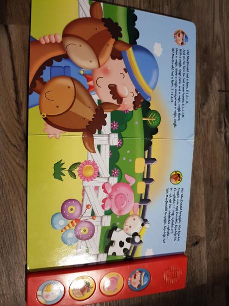 Knizka so zvukmi madarsko-anglicky,