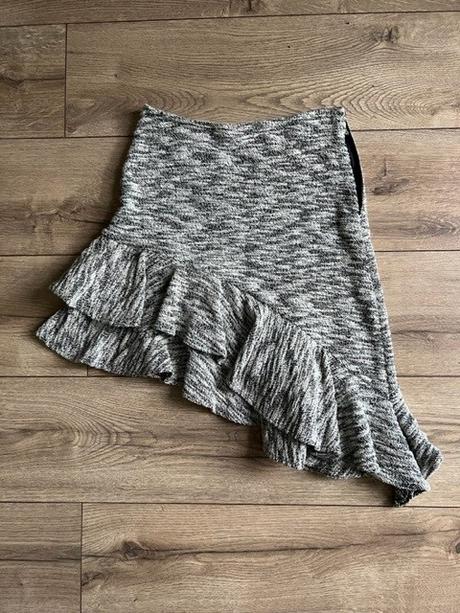 Dámska sukňa, cena s poštou, zara,xs