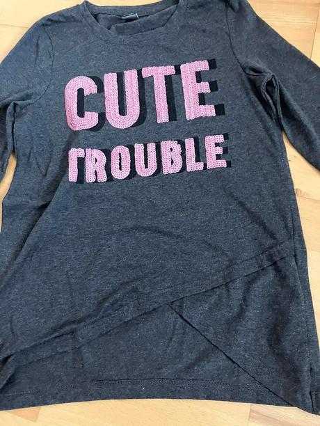 Dlhšie tričko, 146