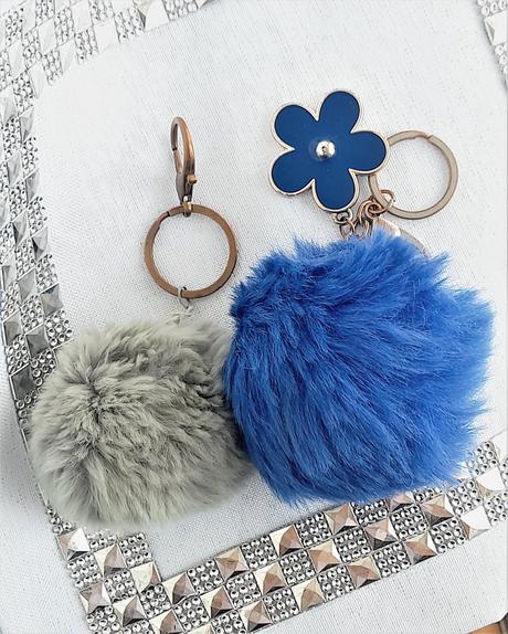 2x prívesok na kabelku,