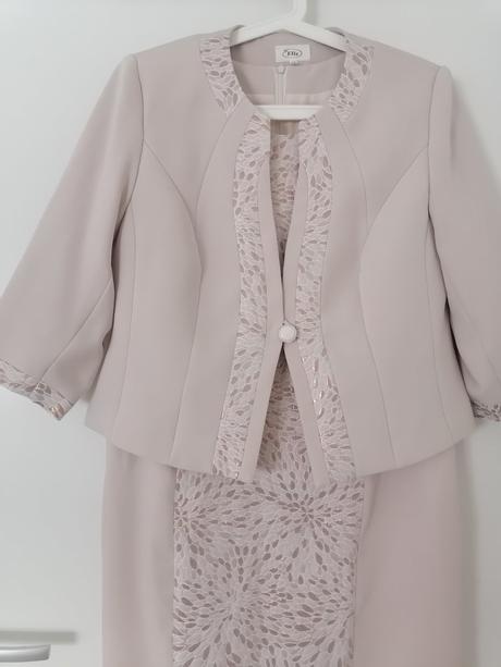 Šaty so sakom pre svadobnú mamu, 44