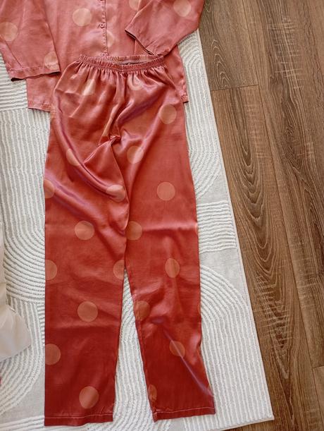 Saténové pyžamo xs, xs