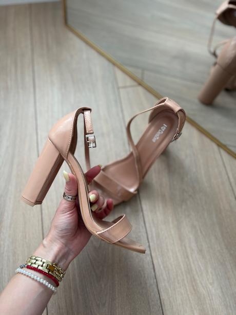 Béžové sandále, 38