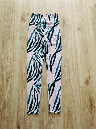 Skvelé funkčné legíny značky carpatree, pc 42 eur, s