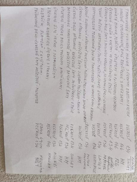 Balík dievčenského oblečenia, 122–134