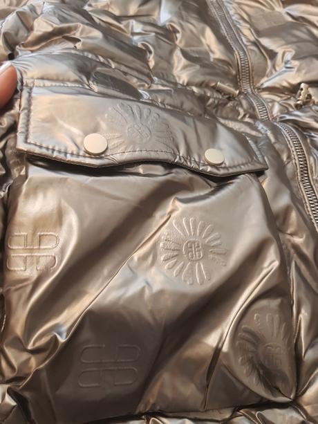 Stylova strieborna bunda s krasnymi aplikaciamim-l, l / m