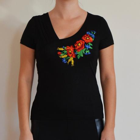 Folklórne, vyšívané tričko, s