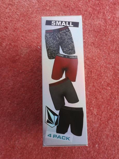 Volcom pánske boxerky 4 ks veľkosť s, s
