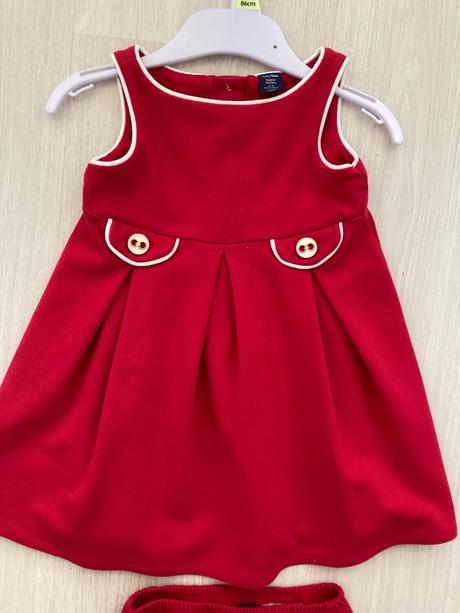 Vianočné šaty, 86