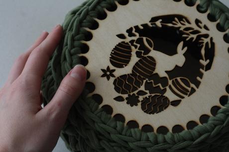 Háčkovaný košík veľkonočný, 