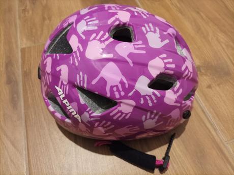 Cyklistická prilba, s