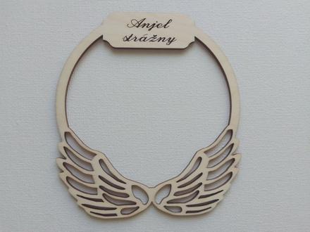 Drevené anjelské krídla s kruhom a nápisom, 