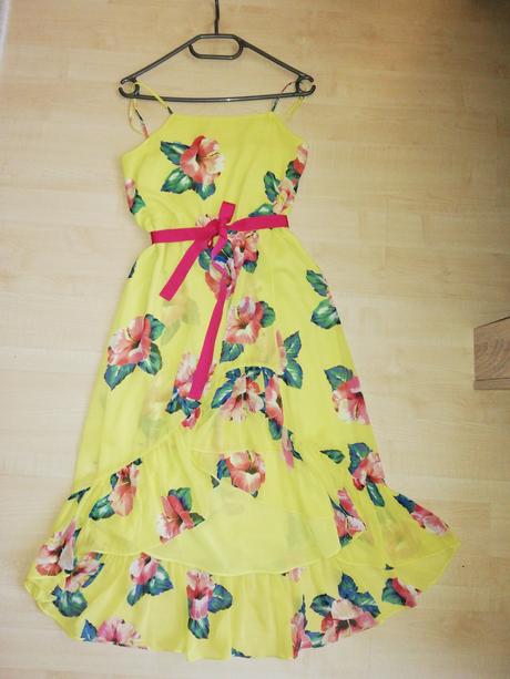 Ľahučké veľmi kvalitné šaty motivi /38/, m