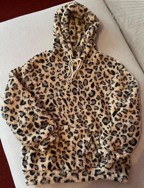 Dámska mikina s kapucňou s leopardím vzorom, s